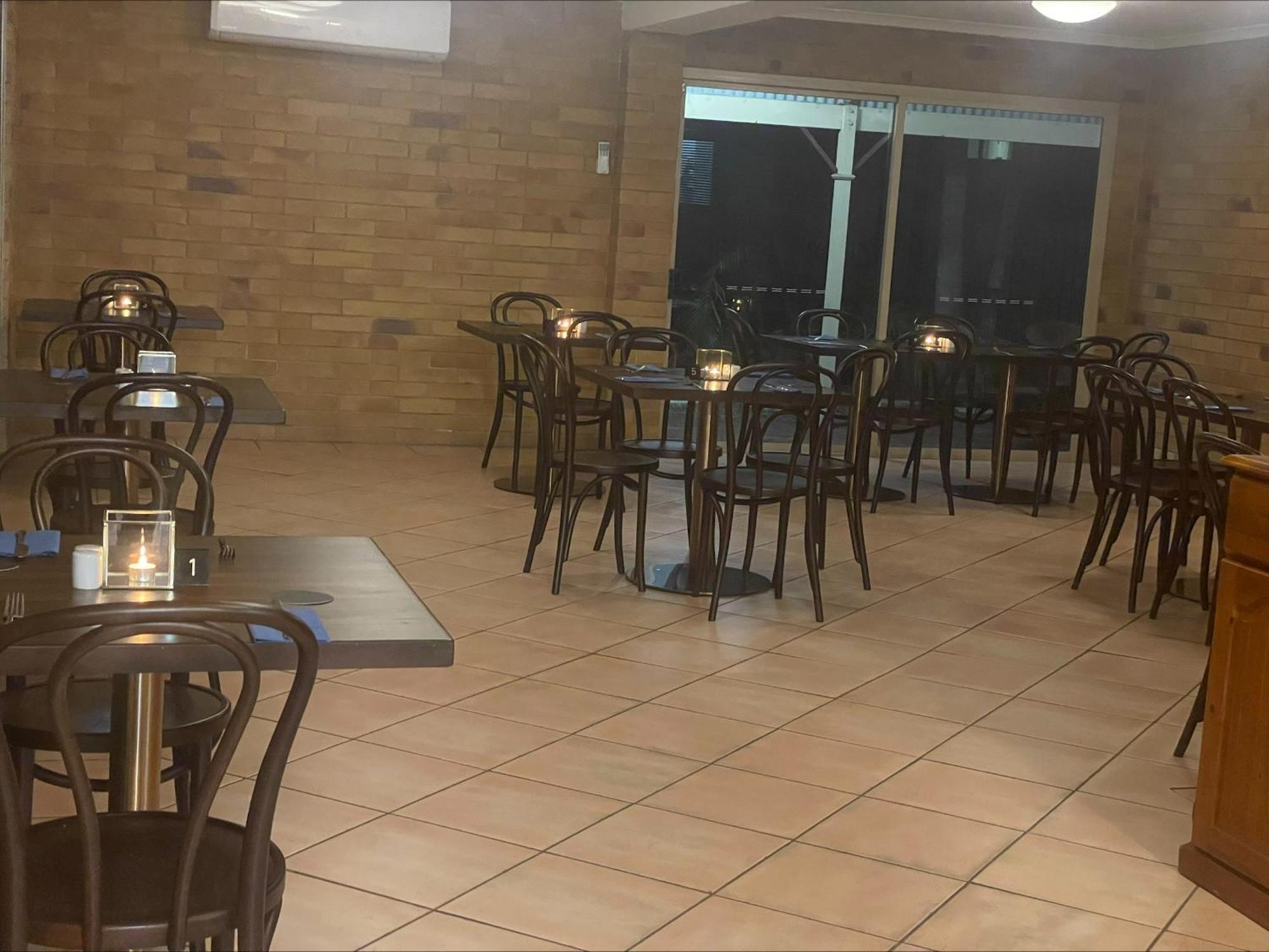 Wild Scotsman Motor Inn Gin Gin Qld Exterior photo