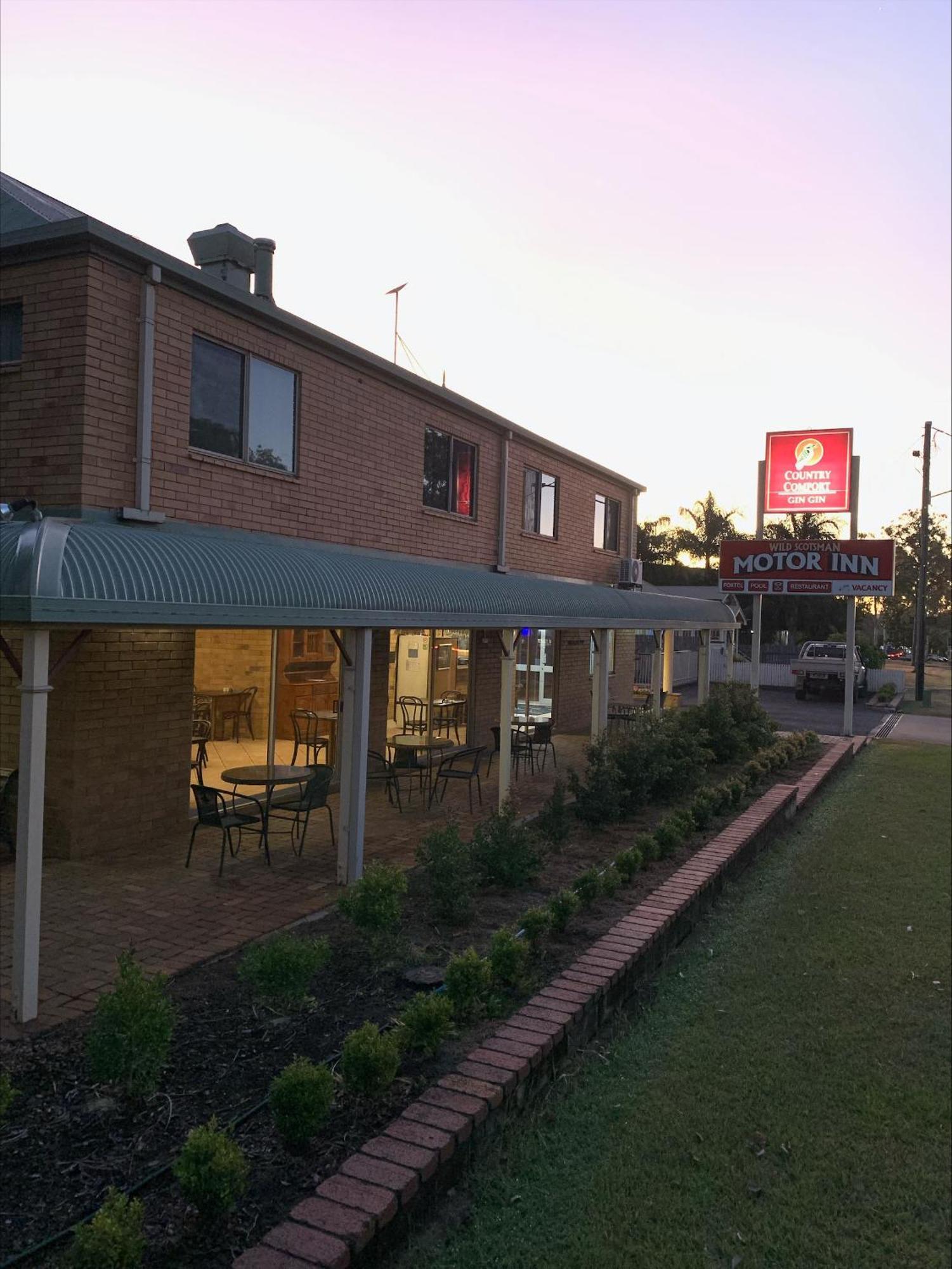 Wild Scotsman Motor Inn Gin Gin Qld Exterior photo