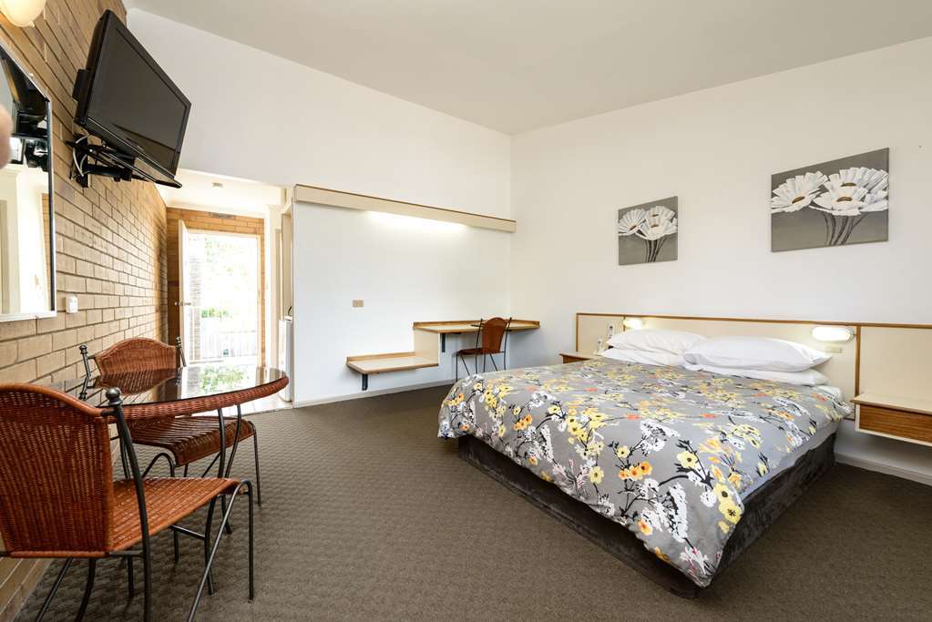 Wild Scotsman Motor Inn Gin Gin Qld Room photo
