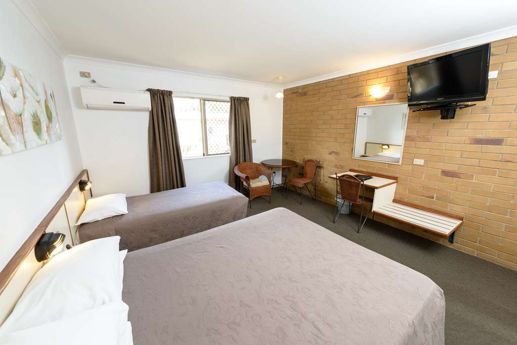 Wild Scotsman Motor Inn Gin Gin Qld Room photo